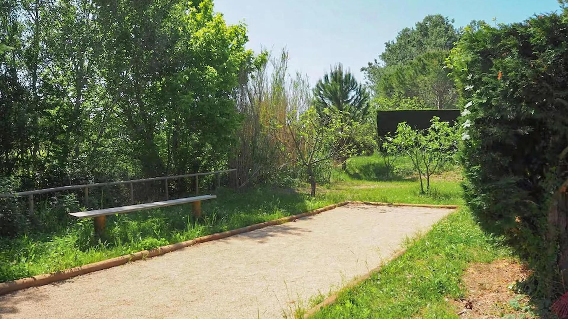Holiday home 4 Bedroom Awesome Home In Vaison-La-Romaine