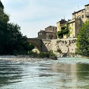 Sur Le Pont Apartment