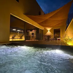 Maison D'architecte Avec Piscine-spa Chauffe En Centre De Vaison-la-Romaine