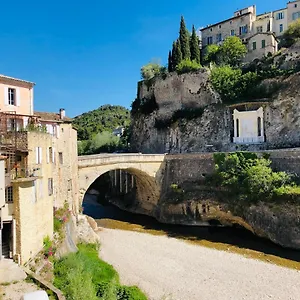Pont Apartment